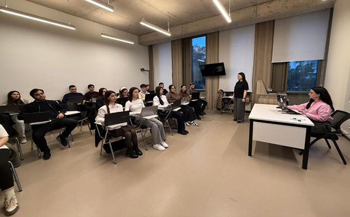 UNEC-də “Data Analitika və Süni İntellekt” təcrübə proqramı davam edir